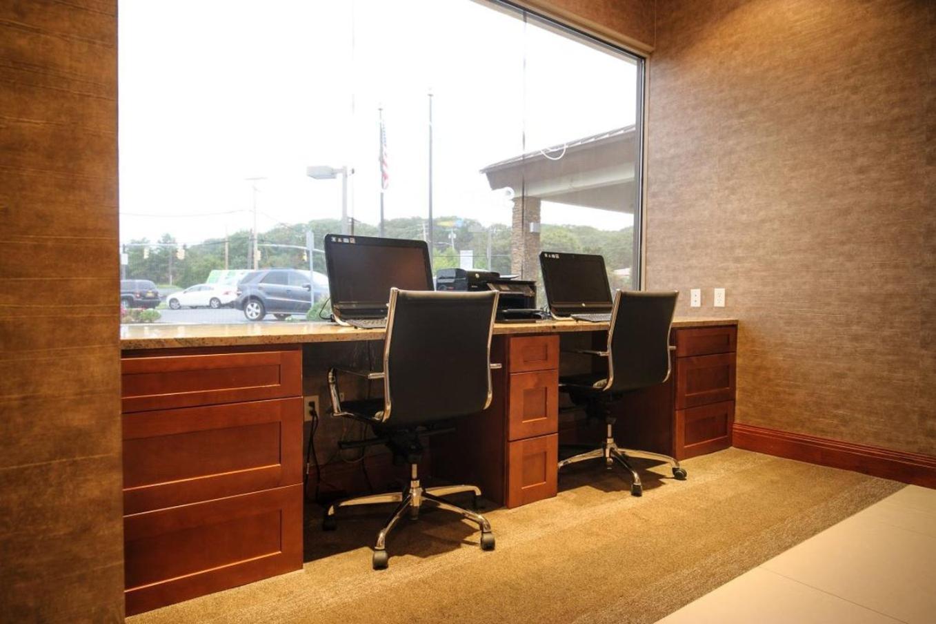 Holiday Inn Plainview-Long Island By Ihg Exterior foto